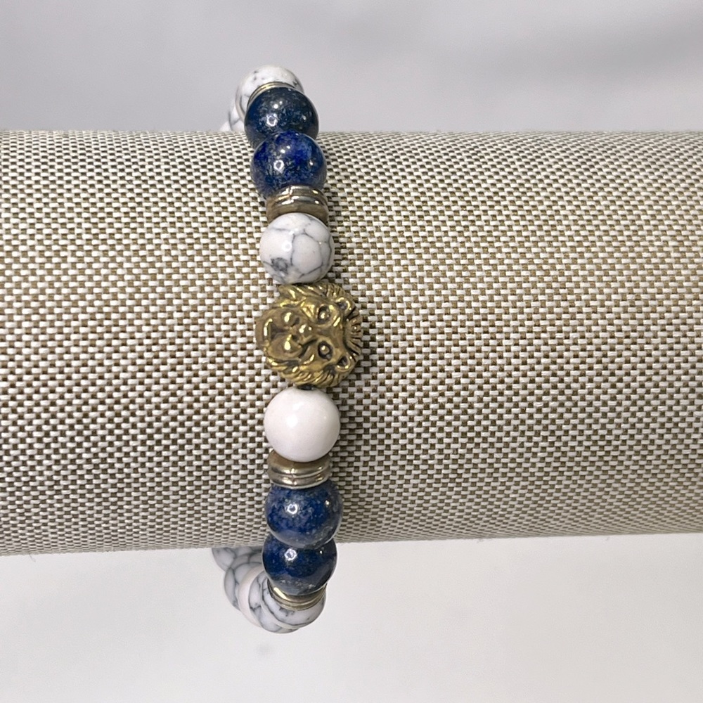 Bracelet Stretchy Boho Beaded w Gold Lion Head Bead-OS
